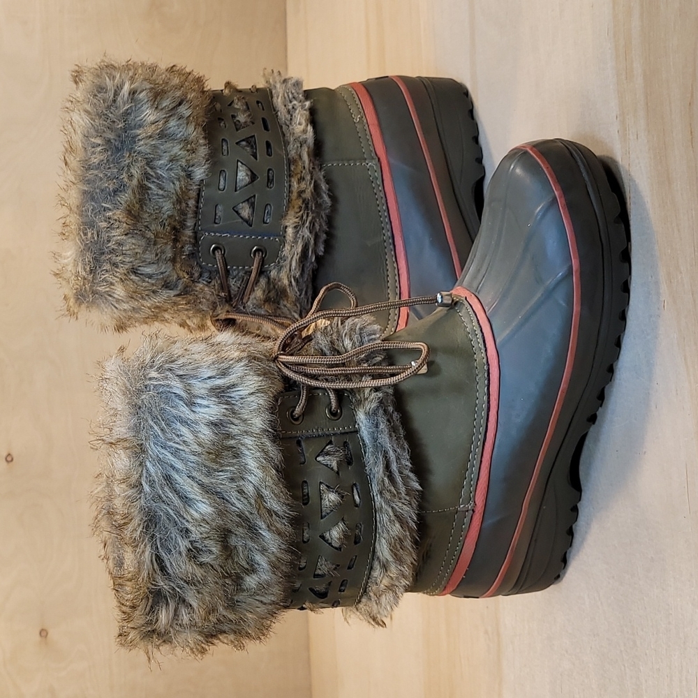Khombu Womens Pull On Waterproof Rubber And Fur Snow Boots - Picture 8 of 10